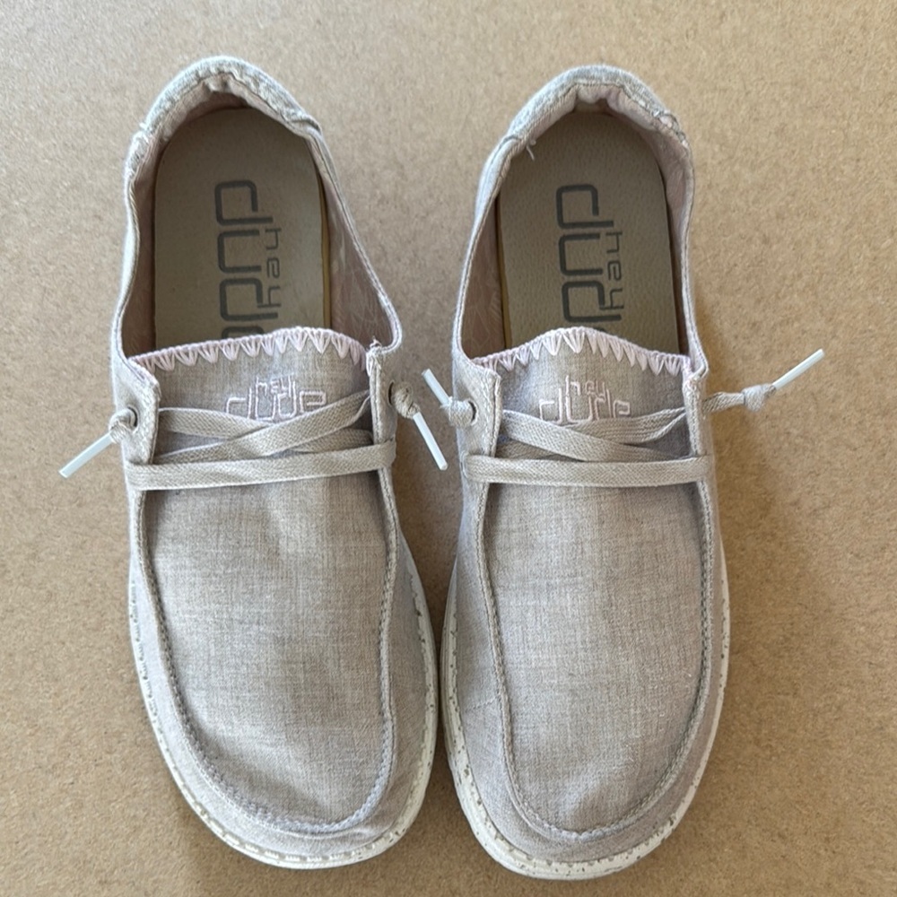 Hey Dude Women’s Size 10• Tan & Pink